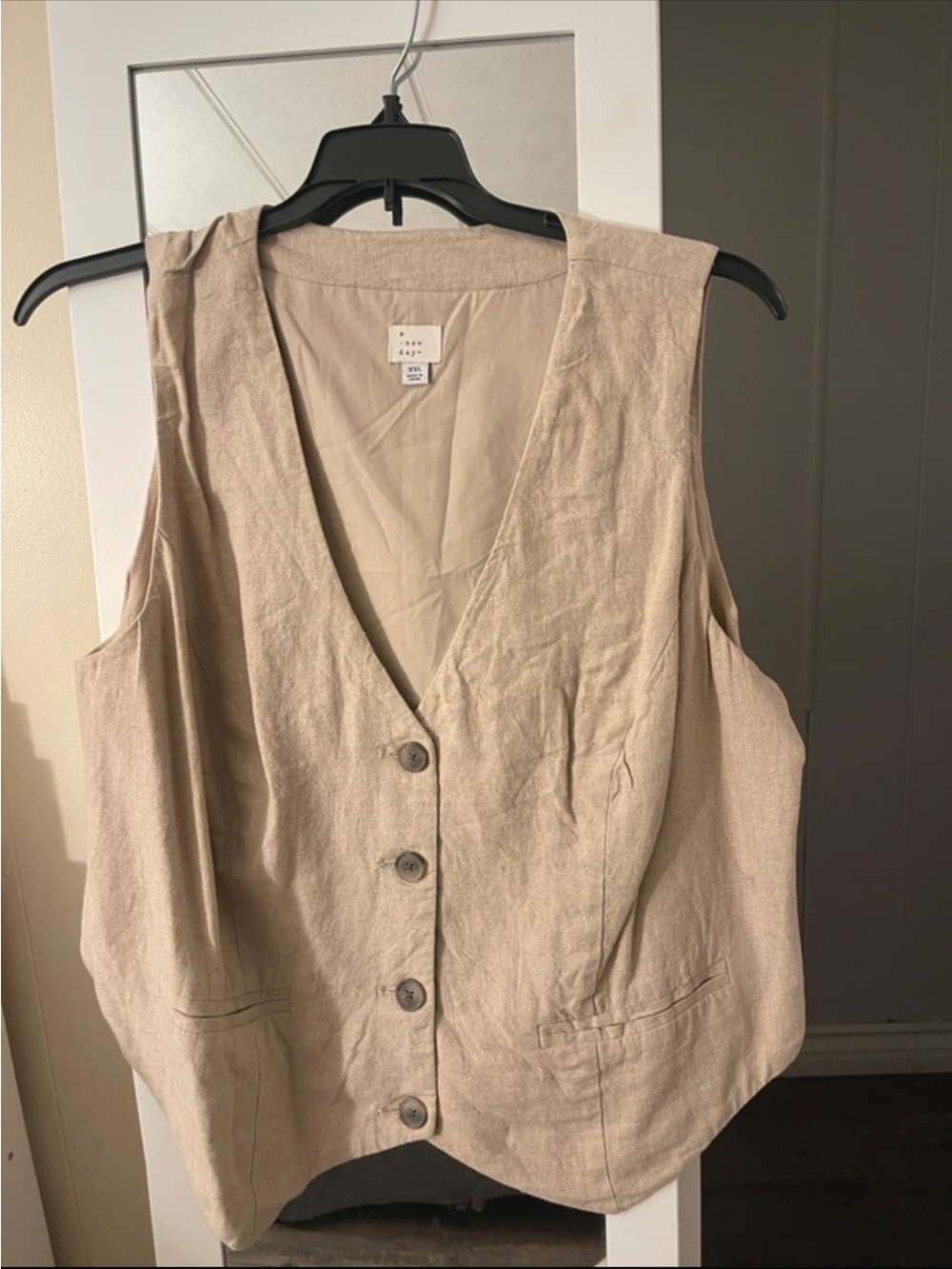 a new day Beige Button-Front Linen-Blend Women's Vest